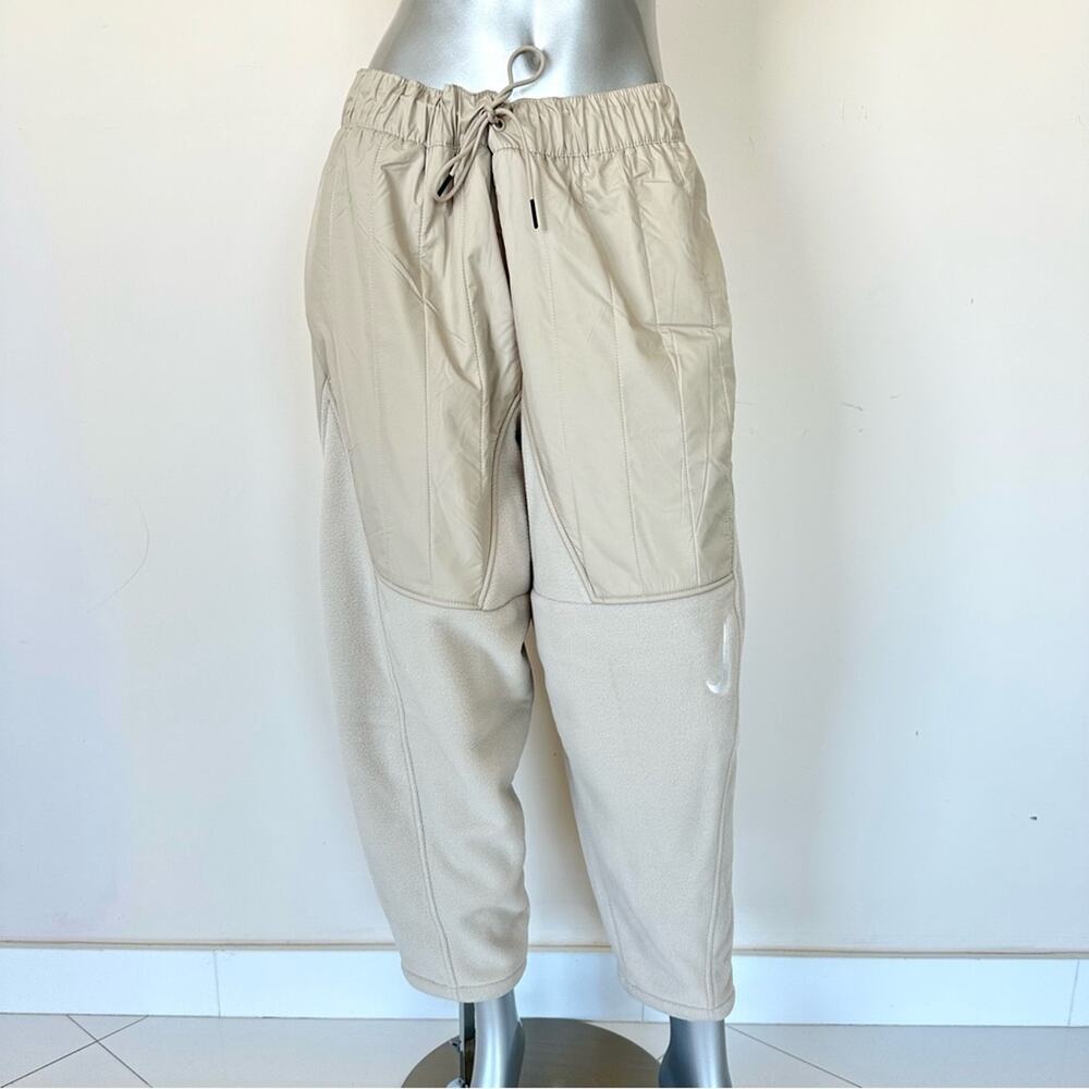 NWT!!! Nike women sweatpants size L